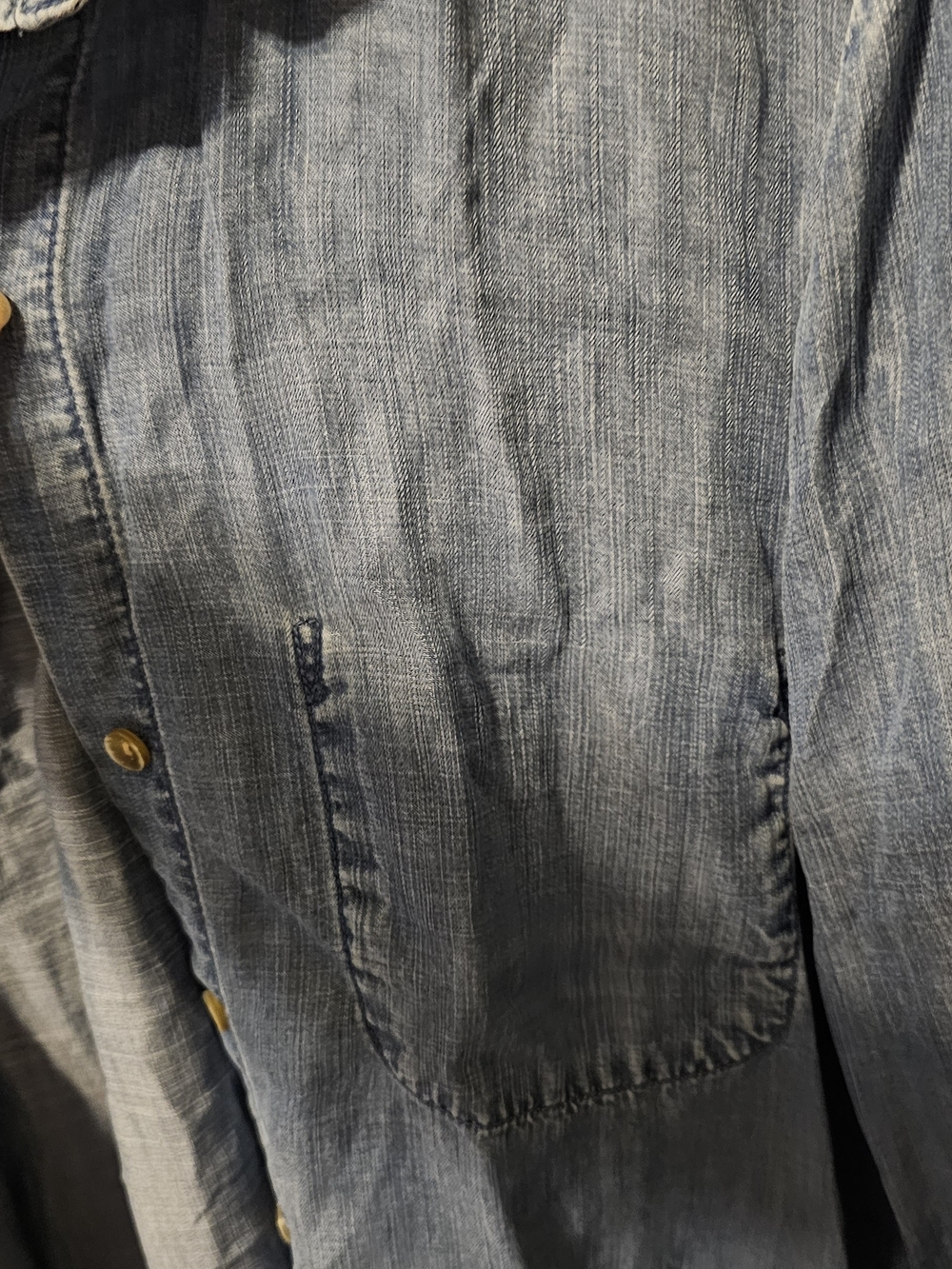 cloth & stone Light Blue Chambray Button-Down Shirt - Picture 3 of 6